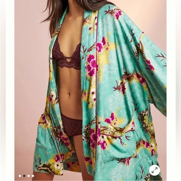 Floreat Loved By Anthropologie Women's Floral Rayon Kimono
Jacket Green Size M/L - Picture 2 of 11